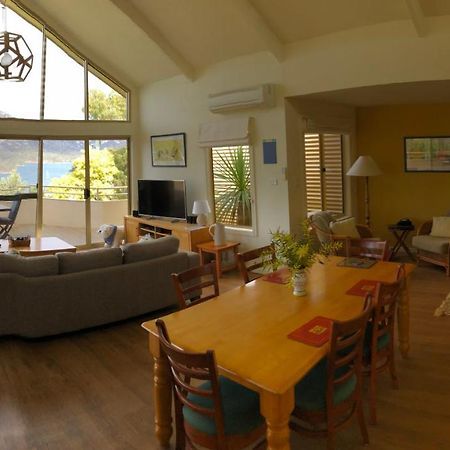 Freycinet Beach House Колс-Бей Екстер'єр фото